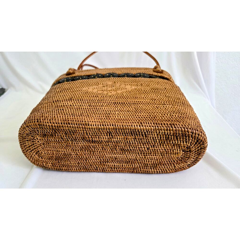 Vintage Handwoven Rattan Purse with Fabric interior, Leather Straps - Picture 3 of 7
